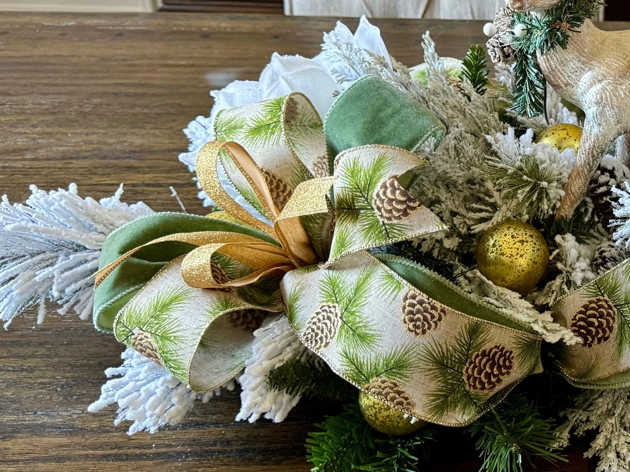 Elegant Christmas Centerpiece - Free Shipping