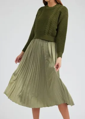 Pleated dress with Pullover Sweater