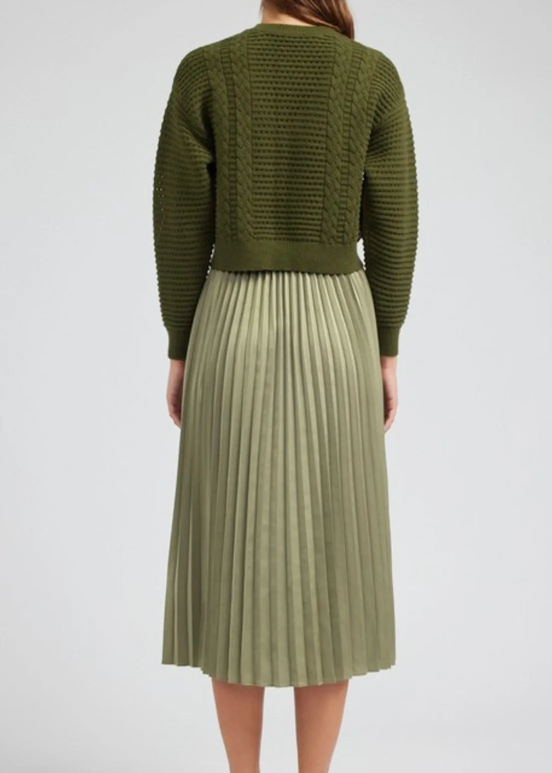 Pleated dress with Pullover Sweater