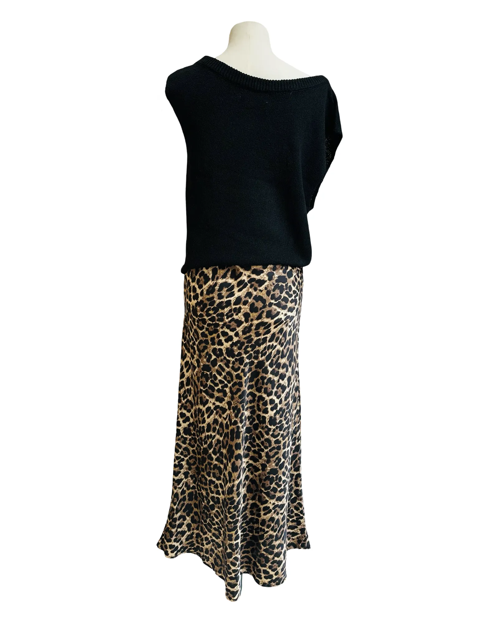 RHYTHM IS A DANCER SKIRT